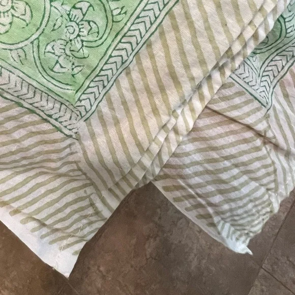 Julia Amory Celadon Pareo - Picture 4 of 12